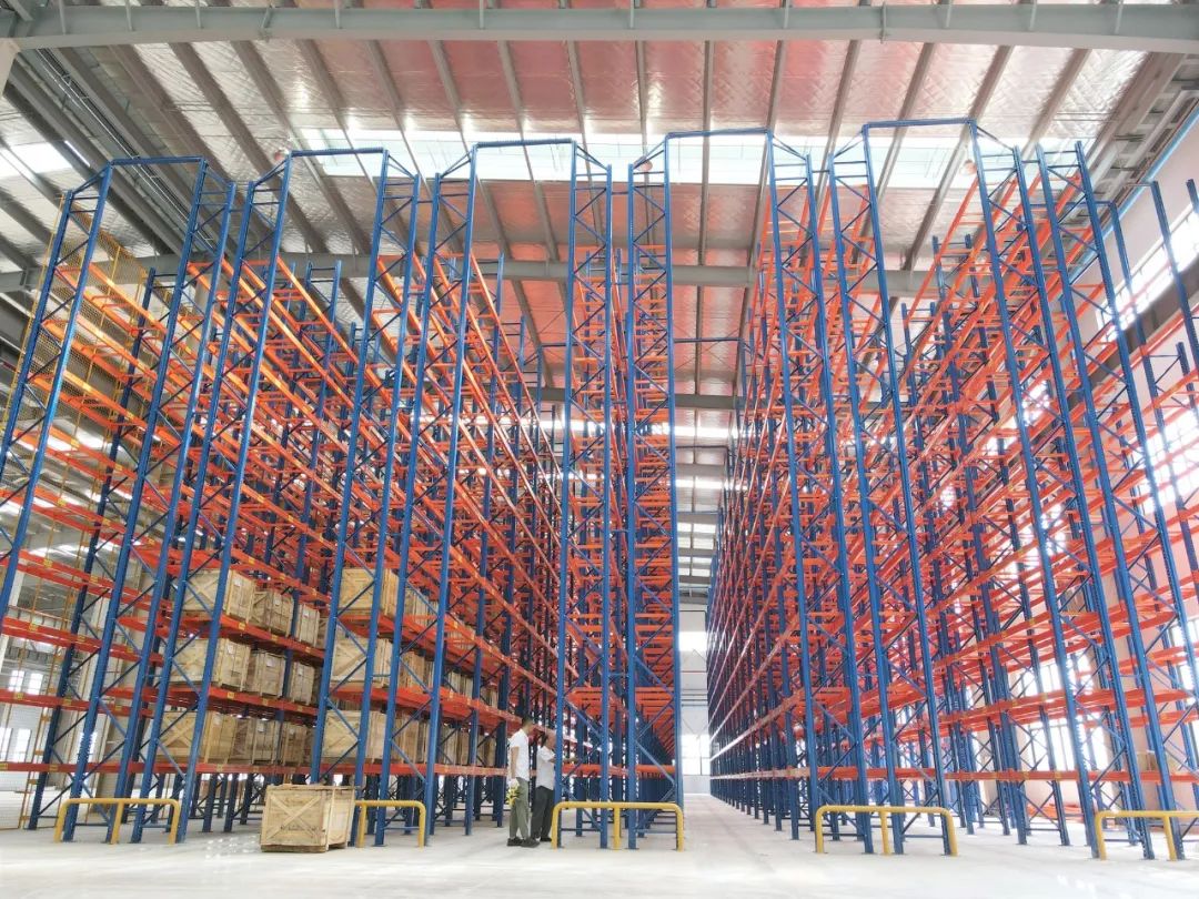 米玛MiMA人上型三向叉车-1.jpg 米玛MiMA人上型三向叉车-1.jpg