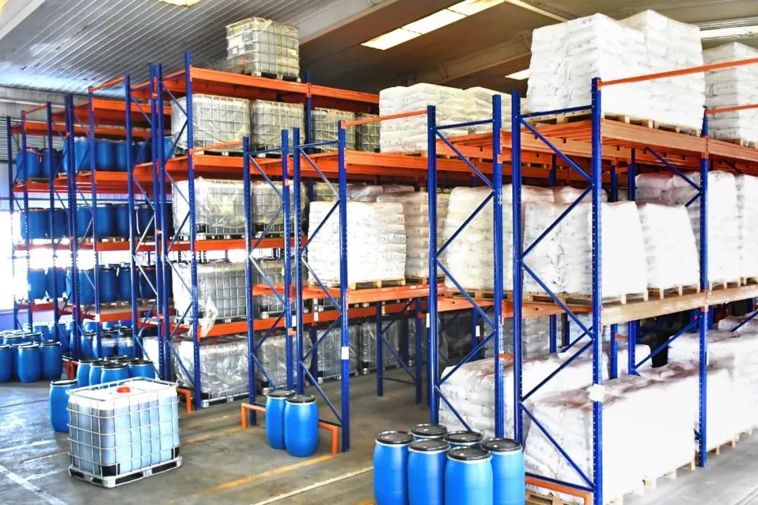 MIMA米玛MC站驾三向叉车-2.jpg MIMA米玛MC站驾三向叉车-2.jpg