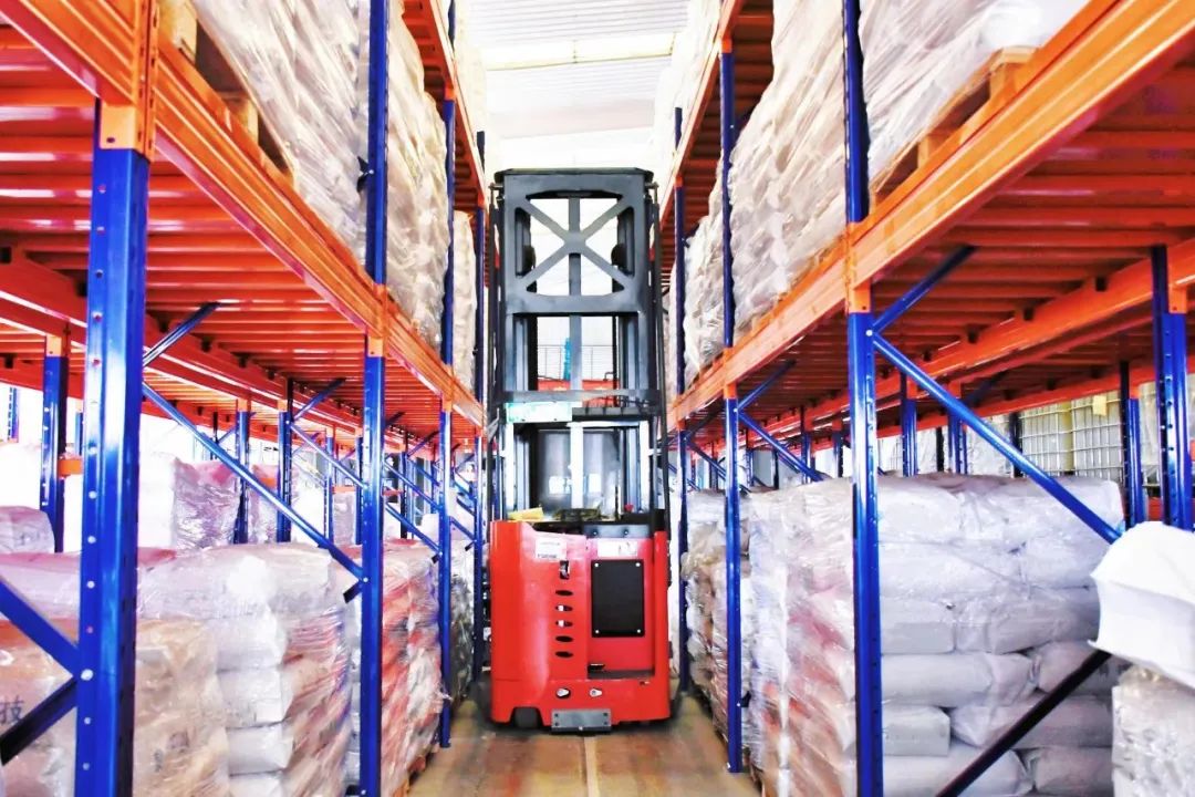 MIMA米玛MC站驾三向叉车-3.jpg MIMA米玛MC站驾三向叉车-3.jpg