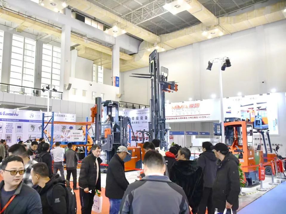米玛电动叉车展会2.jpg 米玛电动叉车展会2.jpg