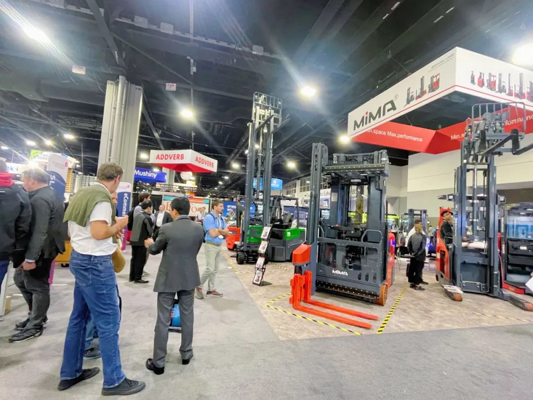 米玛电动叉车展会3.jpg 米玛电动叉车展会3.jpg
