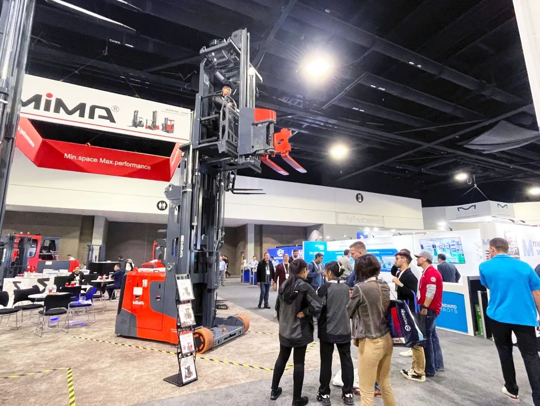 米玛电动叉车展会6.jpg 米玛电动叉车展会6.jpg